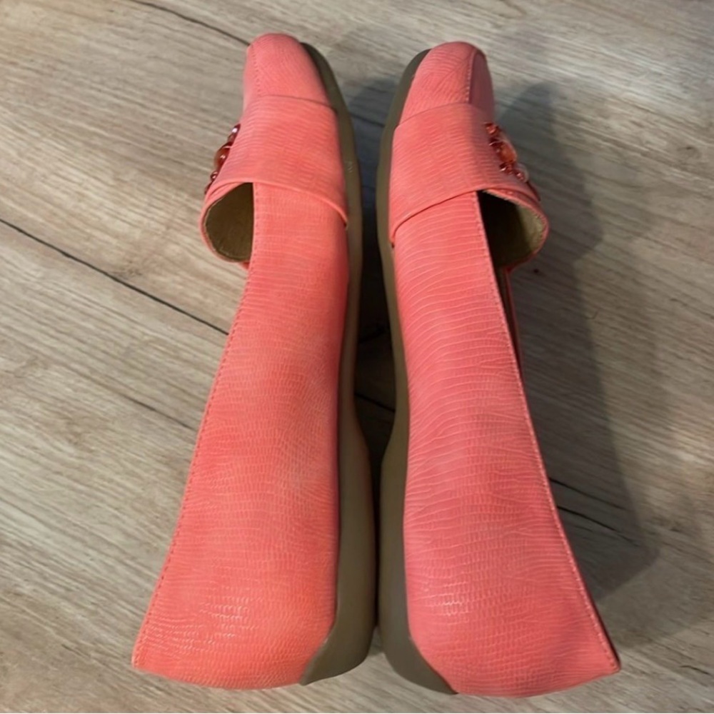 Naturalizer Slip On Flats Loafers Coral Embellished 7.5 - Picture 5 of 7